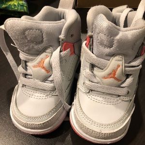 Nike Infant Baby Brooklyn Jordan’s gray peach 2